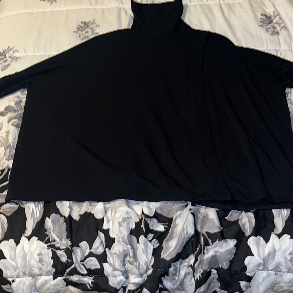 Black s/m turtleneck with panels